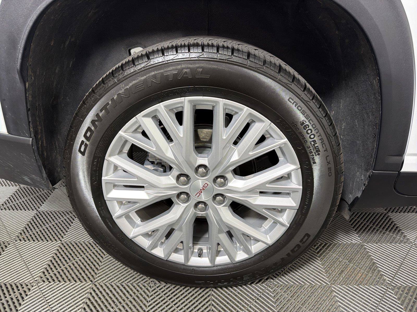 Used 2025 GMC Acadia Elevation w/ Elevation Premium Package FWD image 16