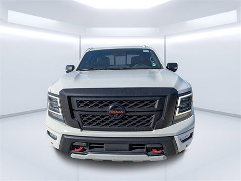 Used 2021 Nissan Titan PRO-4X w/ Pro-4x Convenience Package image 8