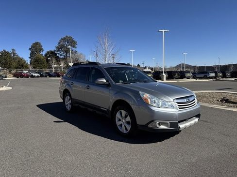 Used 2011 Subaru Outback 2.5i Limited image 1