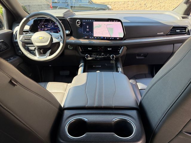 Used 2025 Chevrolet Tahoe High Country AWD/4WD image 15