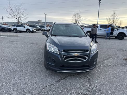Used 2016 Chevrolet Trax LT w/ LT Sun and Sound Package image 13