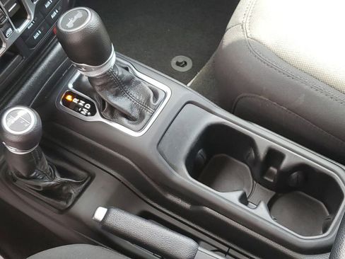 Used 2022 Jeep Wrangler Unlimited Sport AWD/4WD image 23