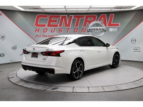 New 2025 Nissan Altima 2.5 SR w/ SR Premium Package image 4