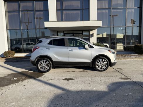 Used 2017 Buick Encore Preferred image 3