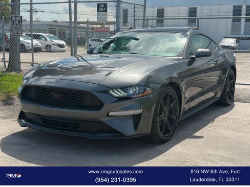 Used 2019 Ford Mustang Coupe w/ Black Accent Package RWD image 3