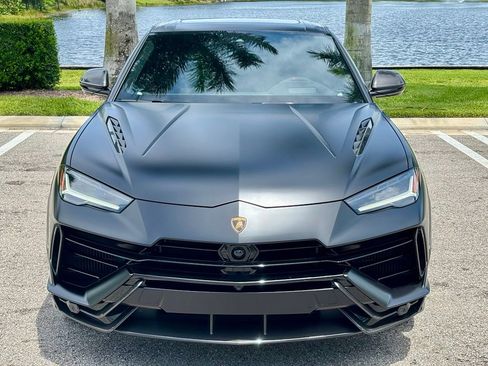 Used 2024 Lamborghini Urus Performante AWD/4WD image 2