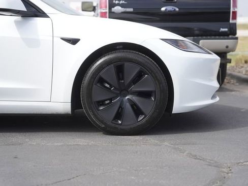 Used 2024 Tesla Model 3 Standard Range image 4