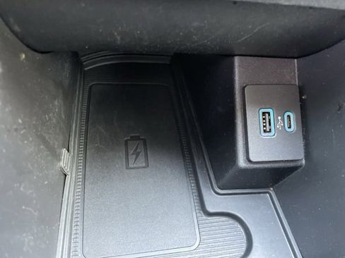 Used 2022 Ford Edge Titanium image 43