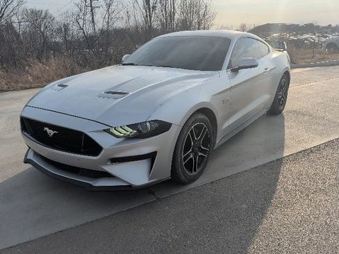 Used 2019 Ford Mustang GT Premium image 7