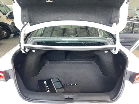 Used 2026 Nissan Sentra SR w/ SR Premium Package FWD image 25
