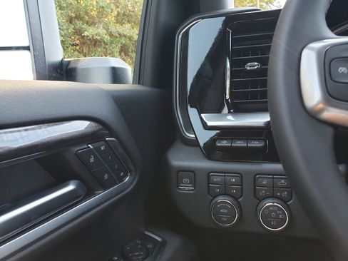 New 2026 Chevrolet Silverado 3500 LTZ w/ LTZ Plus Package image 15