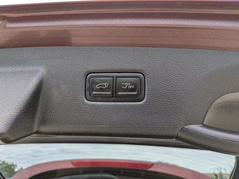 Certified 2024 Kia Carnival EX FWD image 12