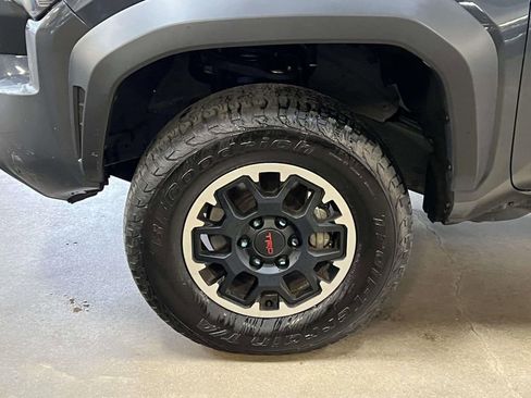 Used 2024 Toyota Tacoma TRD Off-Road image 26