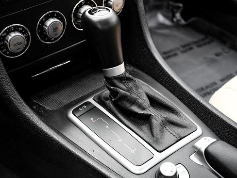 Used 2011 Mercedes-Benz SLK 300 image 25