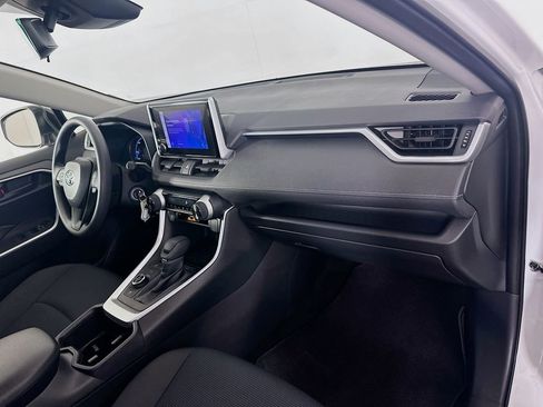 Certified 2025 Toyota RAV4 LE image 29