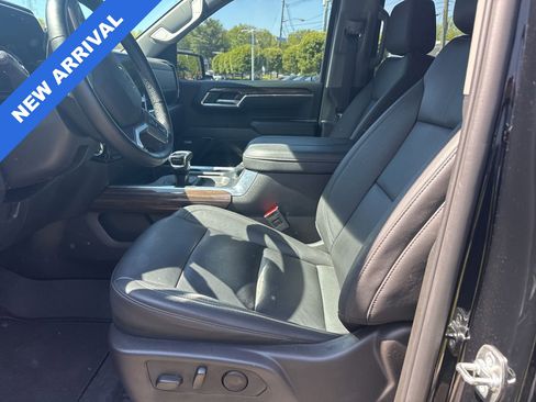 Used 2025 Chevrolet Silverado 1500 LT Trail Boss w/ Convenience Package II AWD/4WD image 6