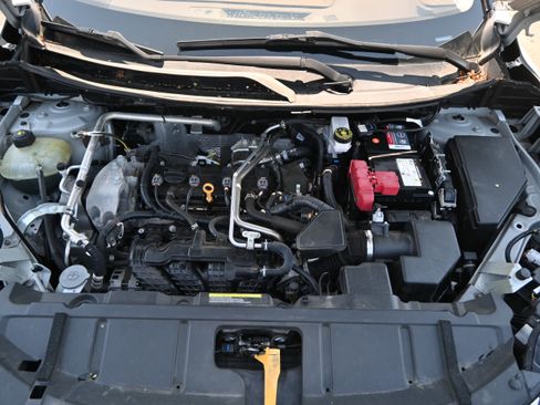 Used 2021 Nissan Rogue SV image 22