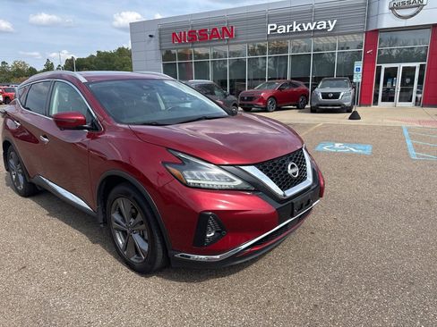 Used 2023 Nissan Murano Platinum image 2