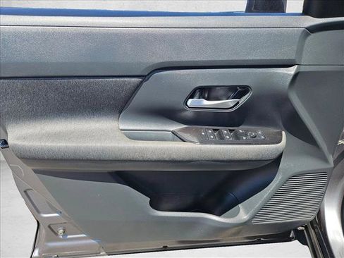 Used 2026 Nissan Kicks SV FWD image 19