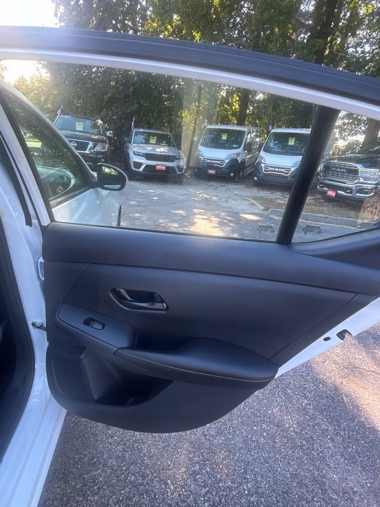 Used 2024 Nissan Sentra SV FWD image 25