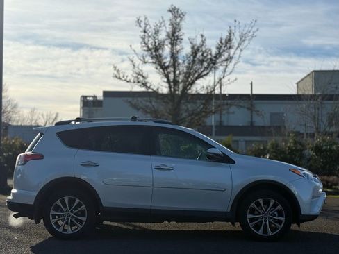 Used 2017 Toyota RAV4 Limited image 6