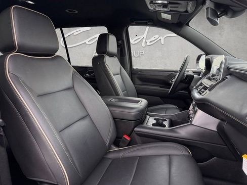 Certified 2023 GMC Yukon SLT w/ SLT Luxury Package image 21