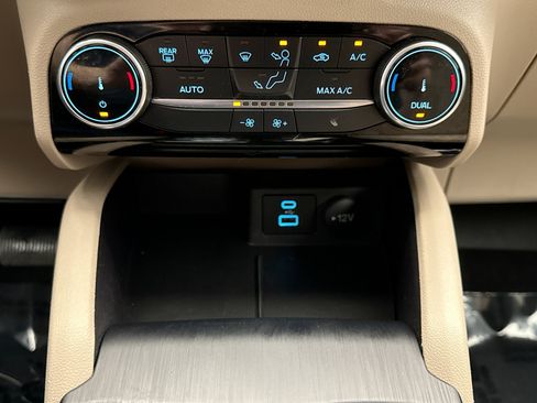 Used 2022 Ford Escape SE w/ Convenience Package FWD image 23