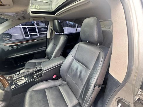 Used 2015 Lexus ES 350 w/ Luxury Package FWD image 12