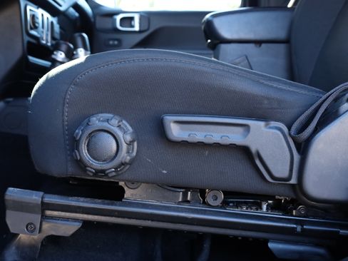 Used 2023 Jeep Wrangler Sport S image 22