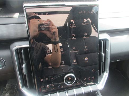 New 2026 GMC Acadia Elevation w/ Elevation Premium Package AWD/4WD image 20