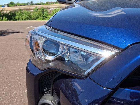 Used 2024 Toyota 4Runner SR5 Premium w/ Moonroof Package AWD/4WD image 9