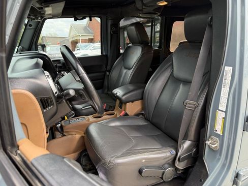 Used 2014 Jeep Wrangler Unlimited Sahara w/ Max Tow Package AWD/4WD image 2