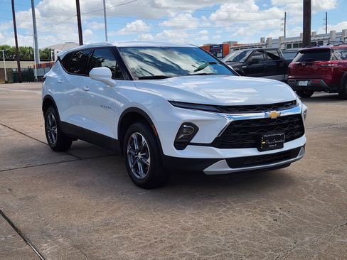 Used 2025 Chevrolet Blazer LT AWD/4WD image 4