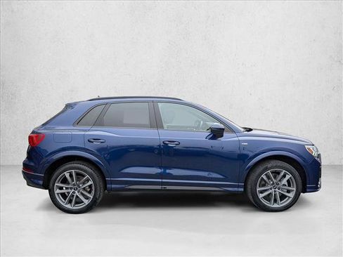 Certified 2025 Audi Q3 2.0T Premium w/ Convenience Package image 4