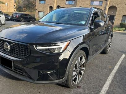Used 2024 Volvo XC40 B5 Plus
