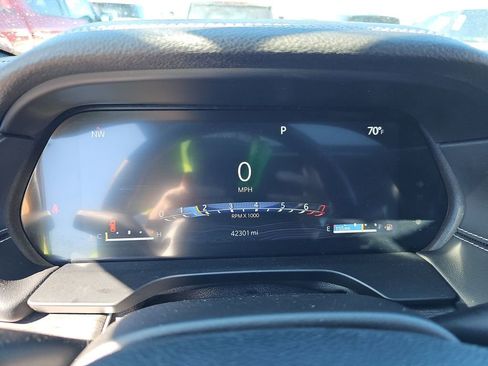 Used 2024 Jeep Grand Cherokee L Limited w/ Luxury Tech Group II image 2