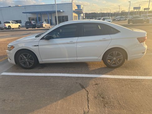 Used 2020 Volkswagen Jetta R-Line image 4