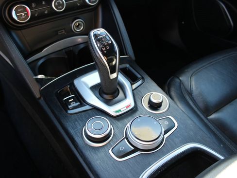 Used 2022 Alfa Romeo Stelvio Sprint image 22
