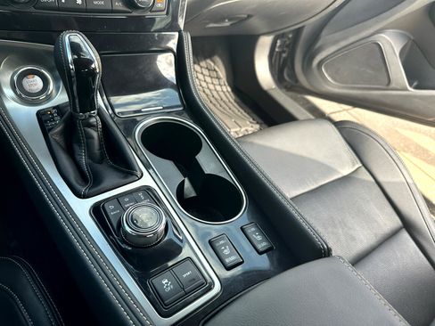 Used 2022 Nissan Maxima SV w/ Floor Mat Group image 37