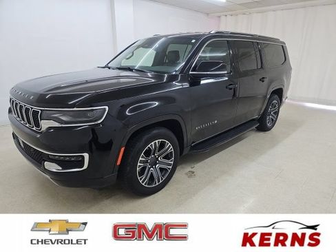 Used 2024 Jeep Wagoneer L Series II w/ Flexible Seating Group AWD/4WD image 1