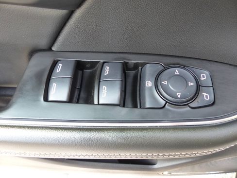 Used 2021 Buick Envision Avenir w/ Technology Package II AWD/4WD image 22