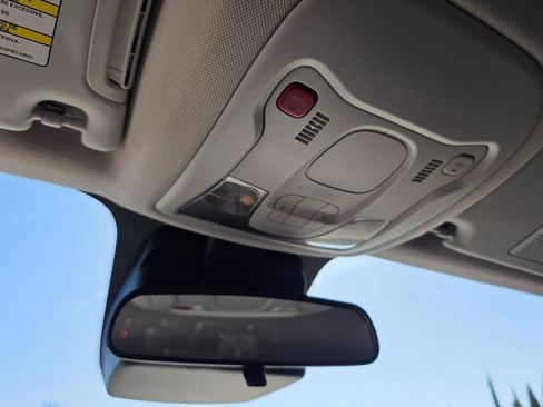 Used 2023 Jeep Renegade Latitude image 38