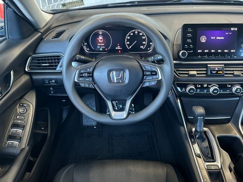 Used 2018 Honda Accord LX image 13