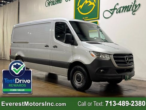 Used 2021 Mercedes-Benz Sprinter 2500 image 1