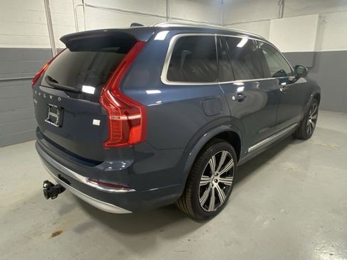 Used 2022 Volvo XC90 T8 Inscription image 3