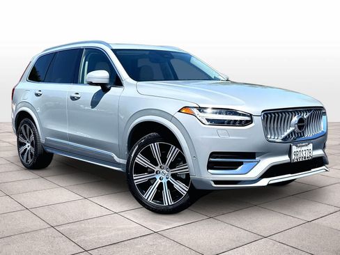Used 2025 Volvo XC90 T8 Ultra w/ Protection Package Premier AWD/4WD image 2