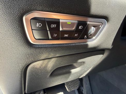 Used 2021 BMW X7 xDrive40i w/ Premium Package image 31