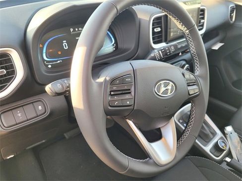 New 2025 Hyundai Venue SEL image 14