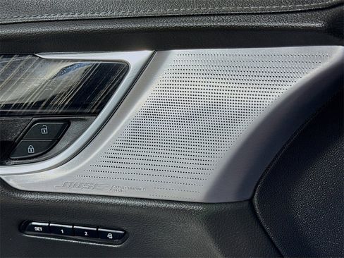 Certified 2025 Cadillac XT6 Premium Luxury image 17