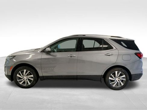 Used 2024 Chevrolet Equinox Premier image 2